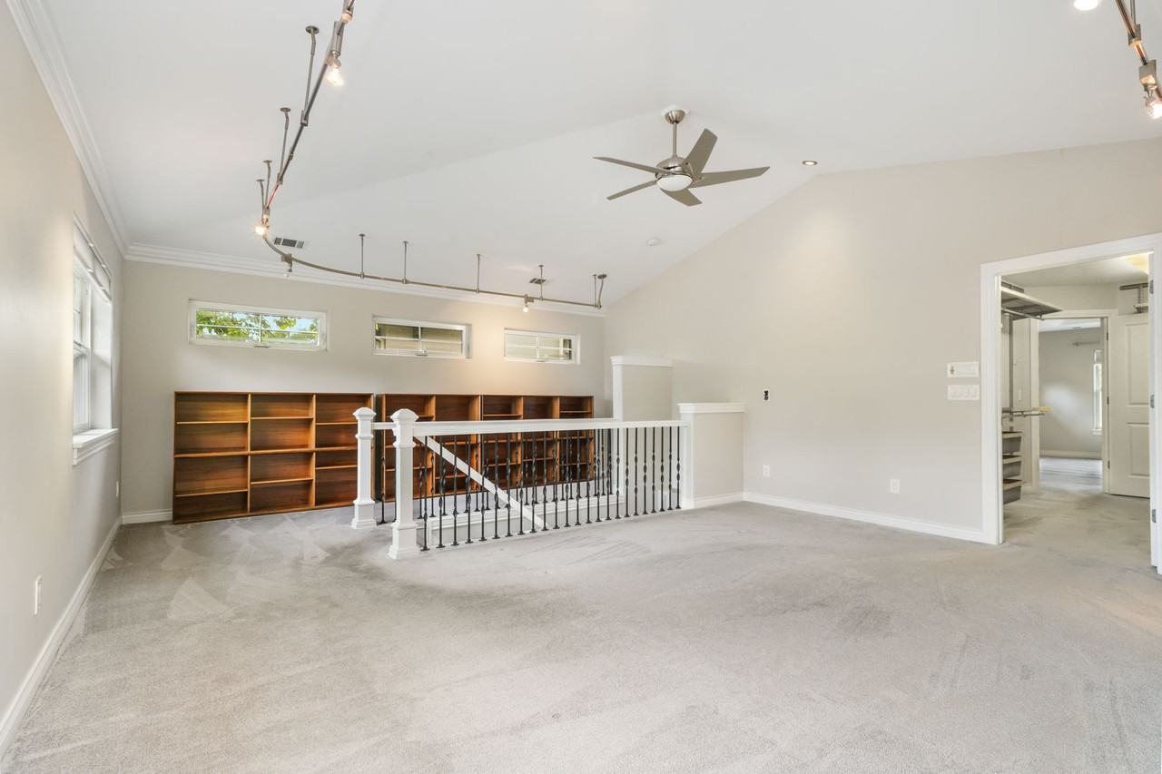 8094 E Bayaud Ave - Photo 2 of 44