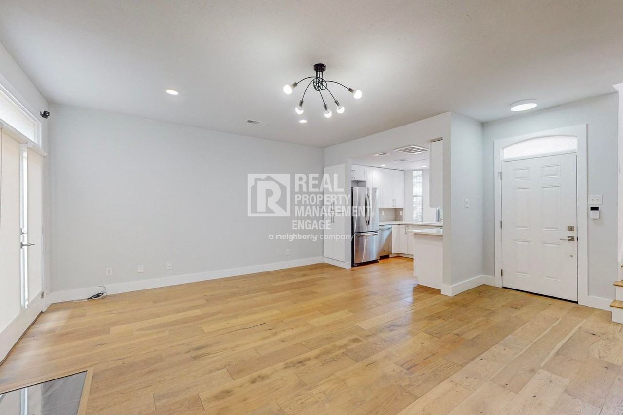4307 Gilbert Ave - Photo 7 of 36