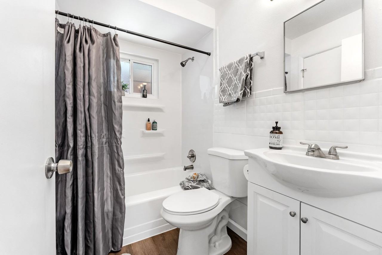 9028 Stansberry Ave - Photo 5 of 10