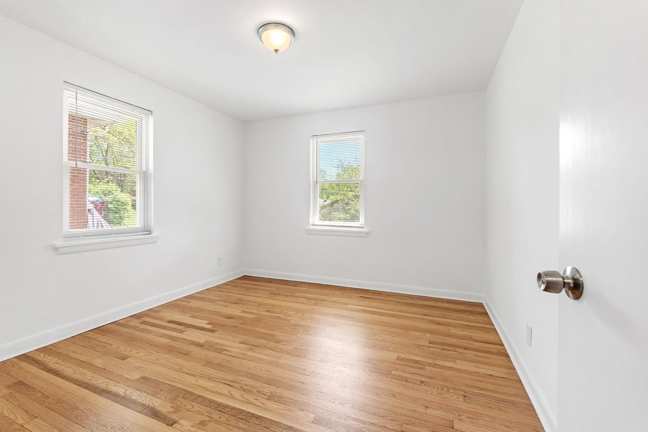 9028 Stansberry Ave - Photo 6 of 10