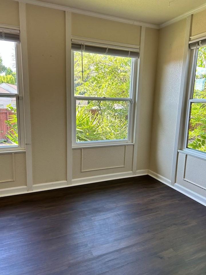 2230 Redwood St - Photo 5 of 23