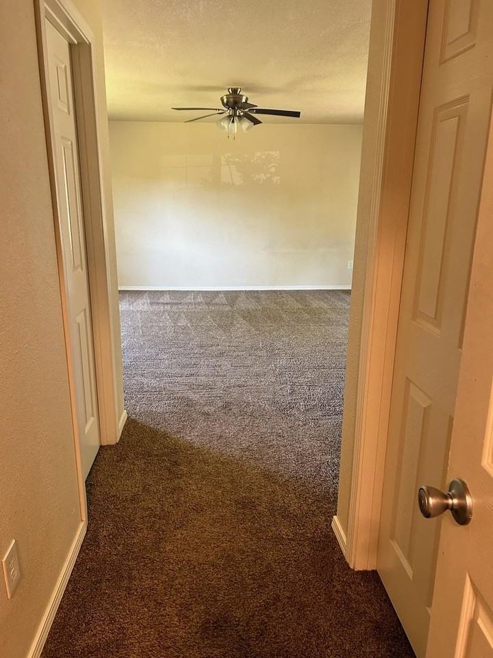 2230 Redwood St - Photo 6 of 23