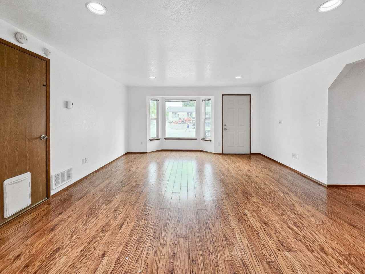 8829 9th Pl W - Photo 2 of 21