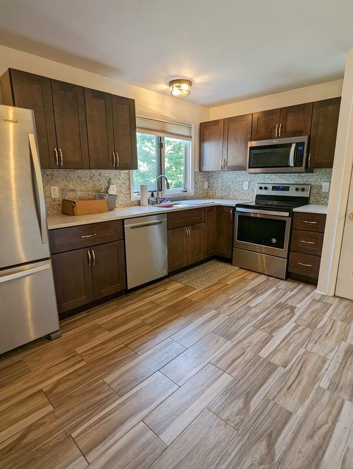 101 Foxfire Dr - Photo 3 of 16