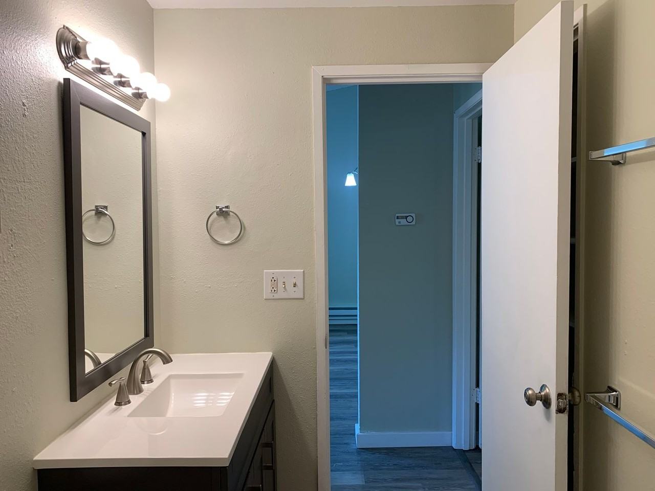 3303 Hollywood Ave - Photo 2 of 25