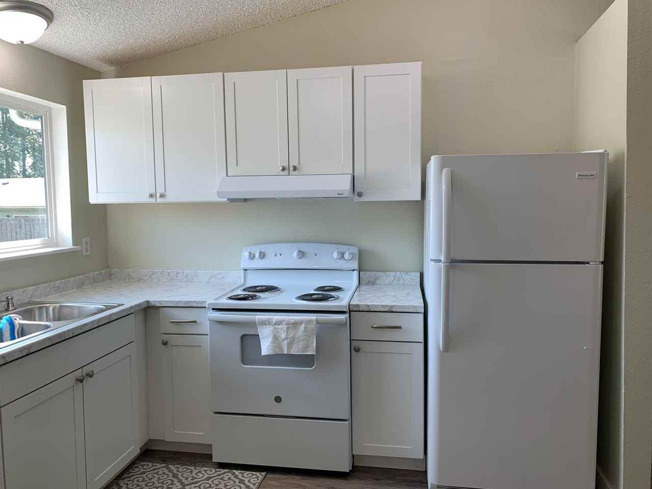 3303 Hollywood Ave - Photo 3 of 25