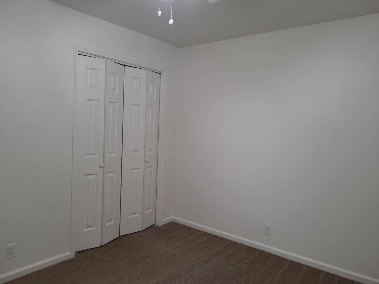 930 W 8th Place Apts LLC - Photo 2 of 16