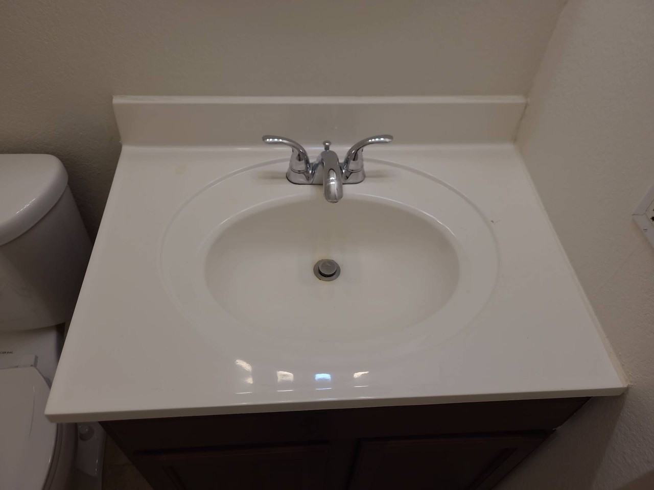 930 W 8th Place Apts LLC - Photo 4 of 16