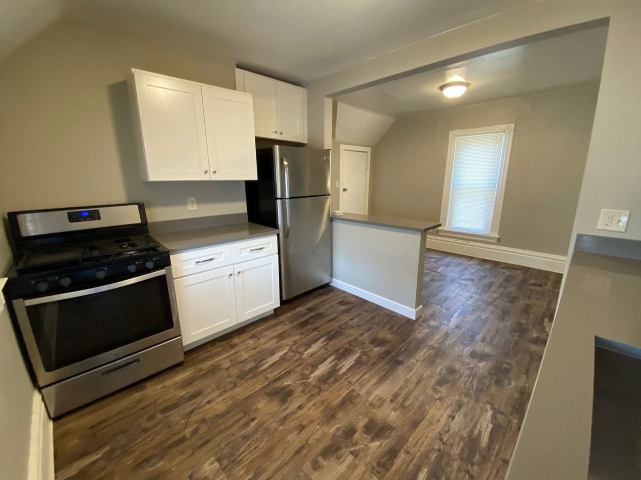 652 Chatham NW - Photo 2 of 15