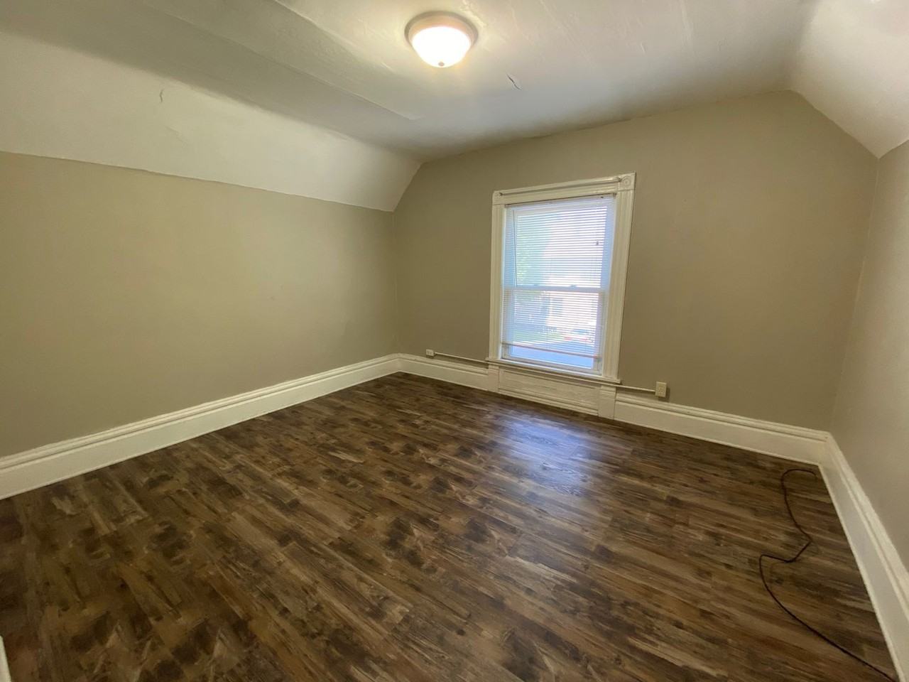 652 Chatham NW - Photo 6 of 15