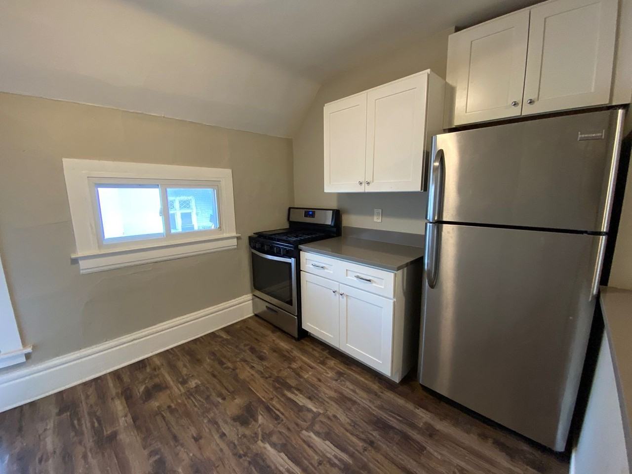 652 Chatham NW - Photo 4 of 15
