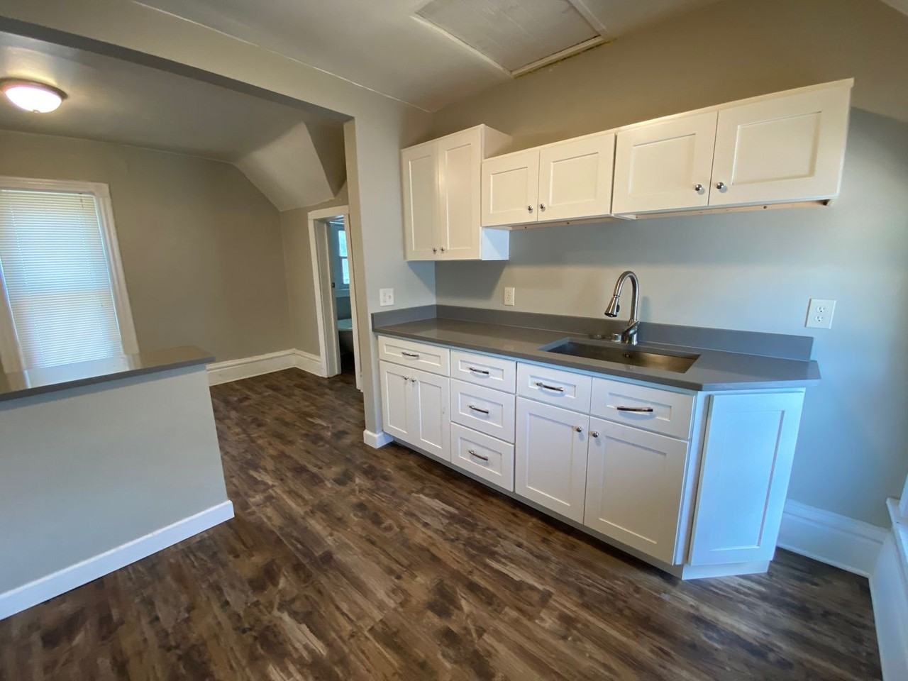 652 Chatham NW - Photo 5 of 15
