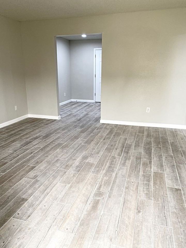 6023 Bedford Dr Apt A - Photo 2 of 10