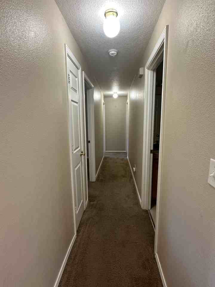 3025 Sw Reindeer Ave - Photo 7 of 23