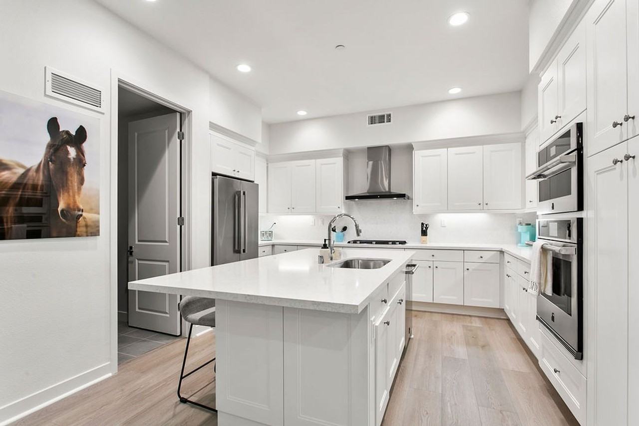 3440 Doheny Way - Photo 2 of 50
