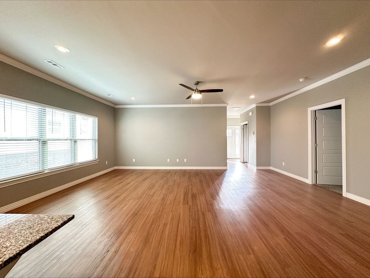 2067 N Penelope Ln - Photo 4 of 44