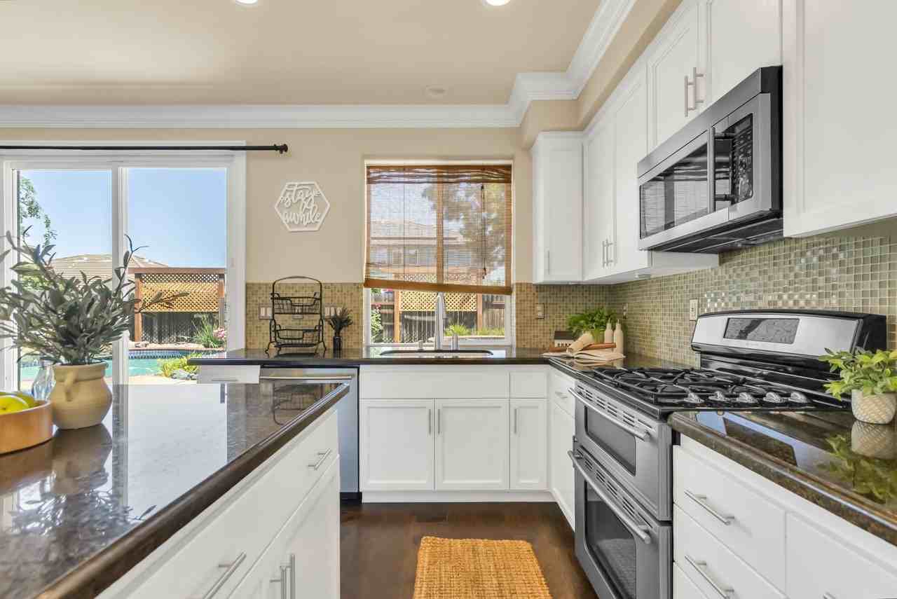 462 Anacapa Dr - Photo 5 of 22