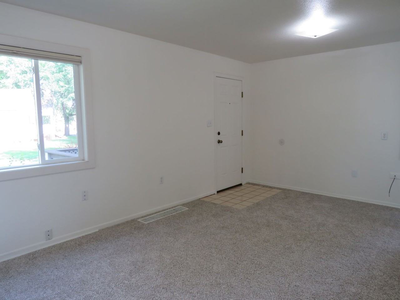 632 Saint Johns Ave - Photo 5 of 14