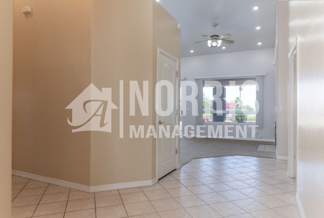 946 W Torrey Pines Blvd - Photo 6 of 38