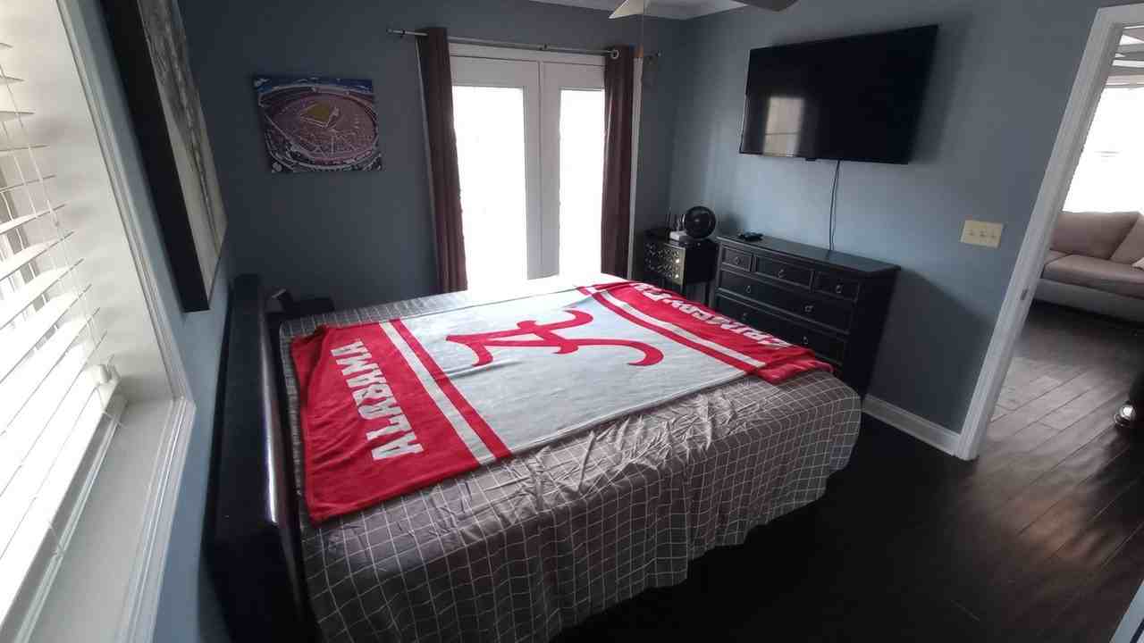824 Frank Thomas Ave - Photo 7 of 11