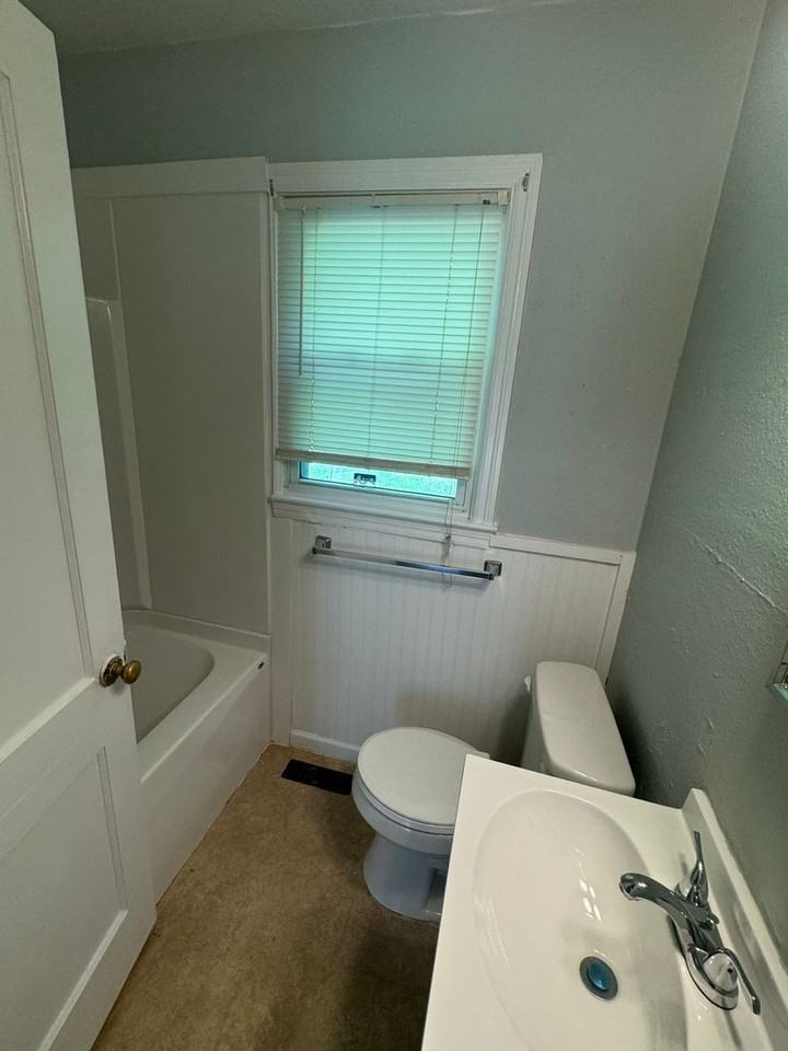 1016 Groner Drive - Photo 7 of 10