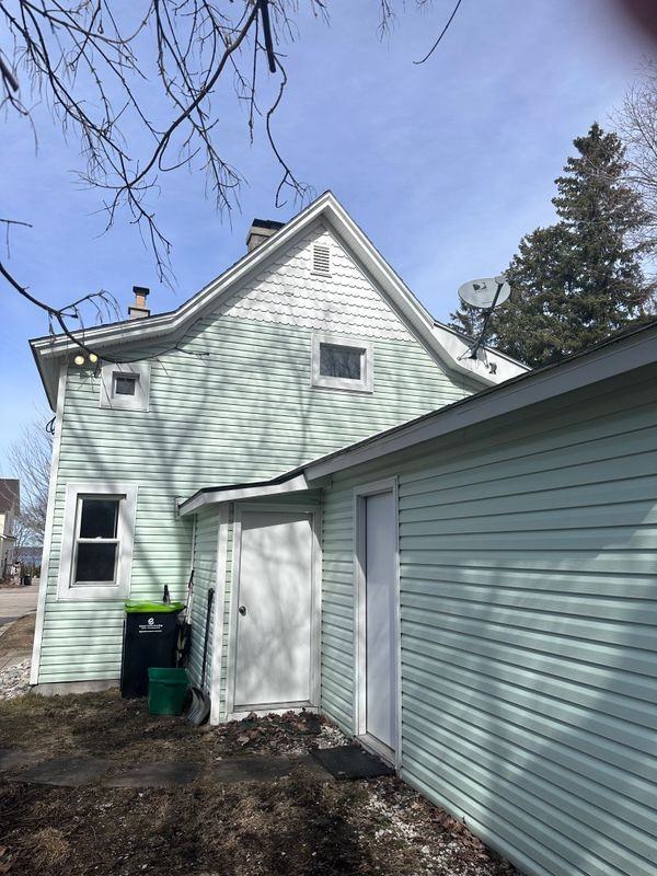 311 1/2 Madison St - Photo 2 of 12