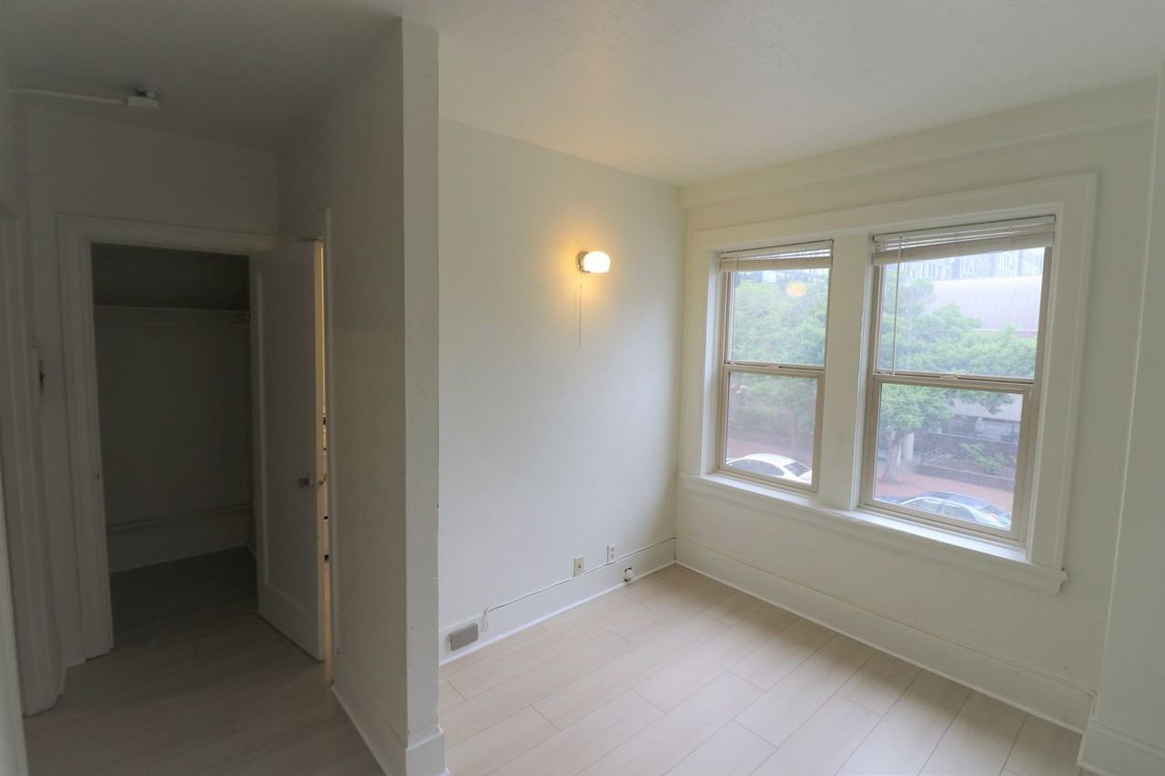 The Adelaide Apartments 1315 Ne 47th St, Seattle, WA 98105