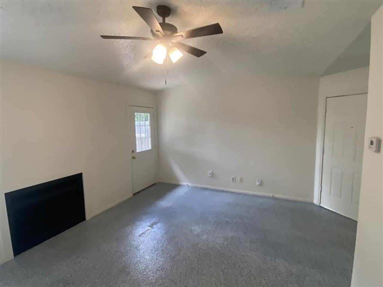 2505 Corian Glen Dr - Photo 3 of 22