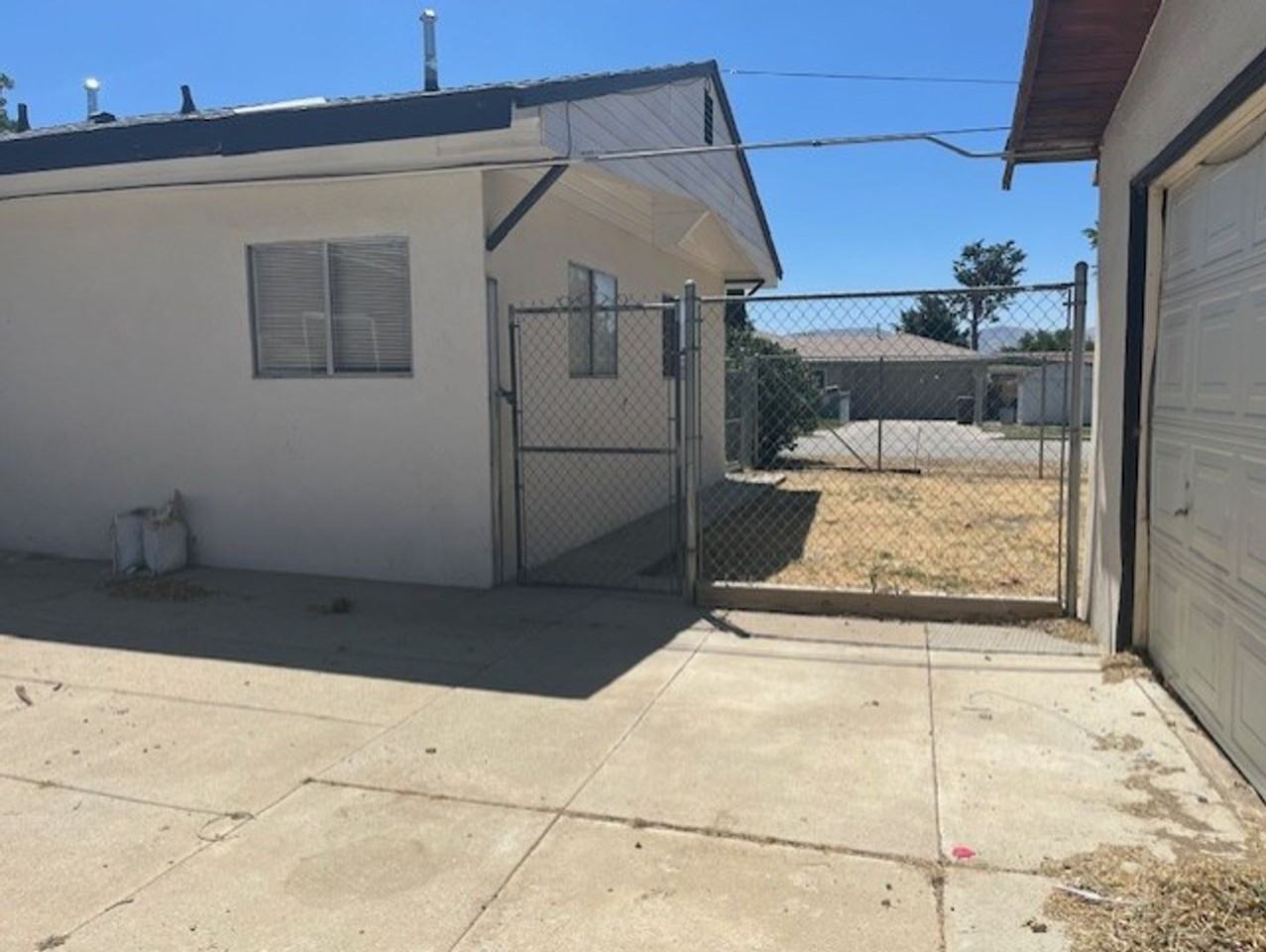 301 E J St - Photo 5 of 17