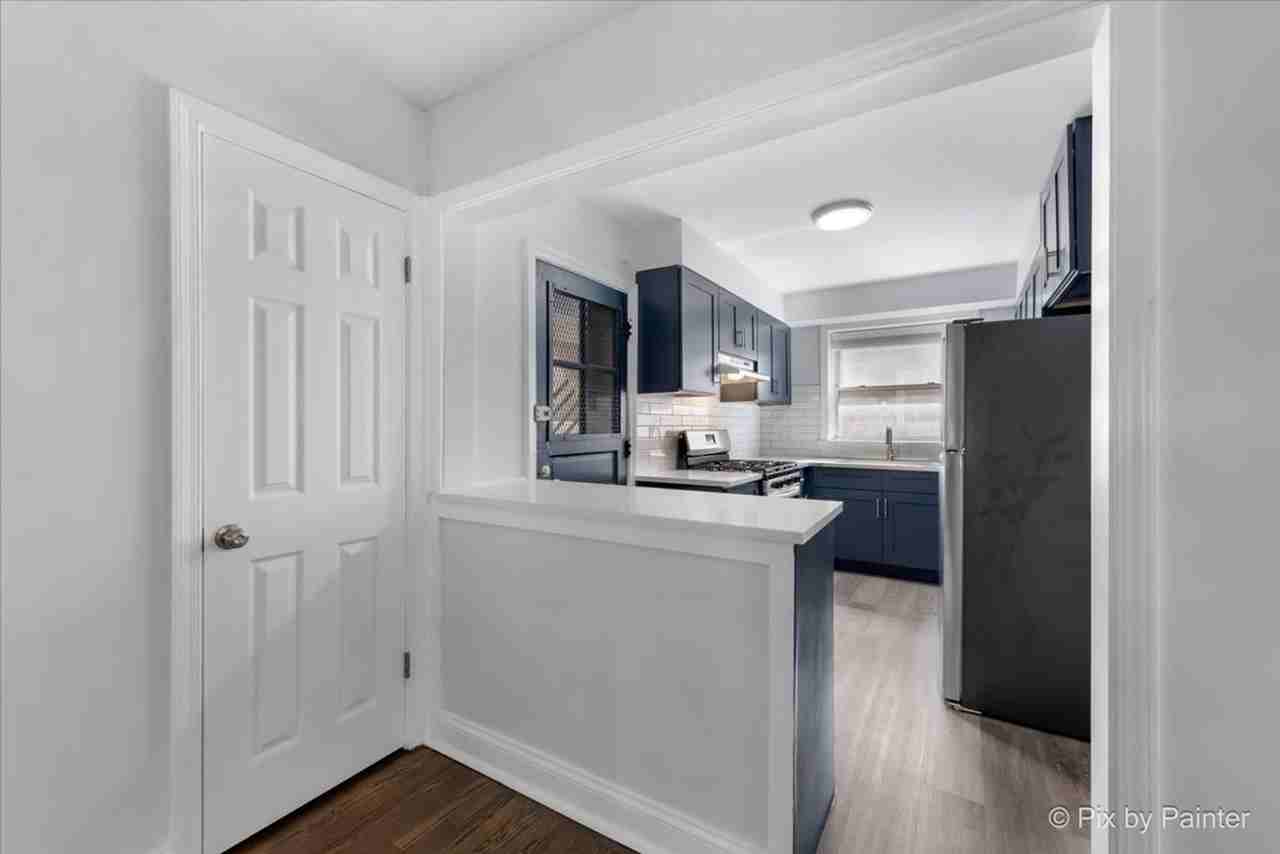 2713-2737 W Berwyn - Photo 2 of 44