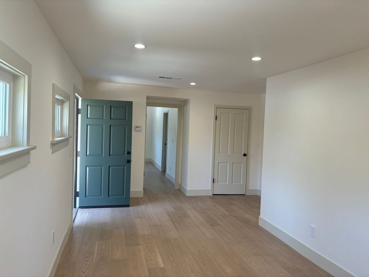 4338 Prospect Ave - Photo 7 of 35