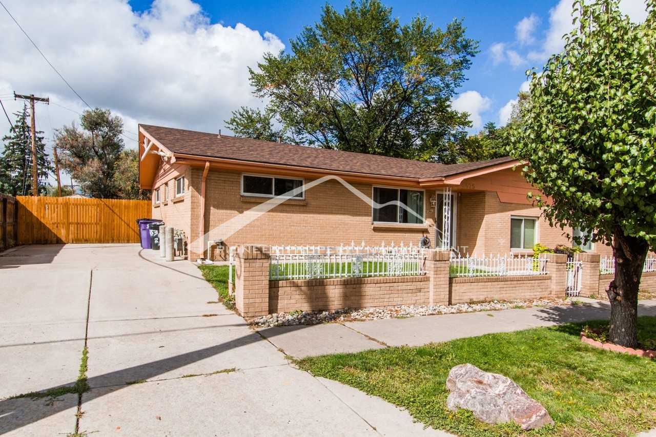 3625 Wolff St - Photo 2 of 16