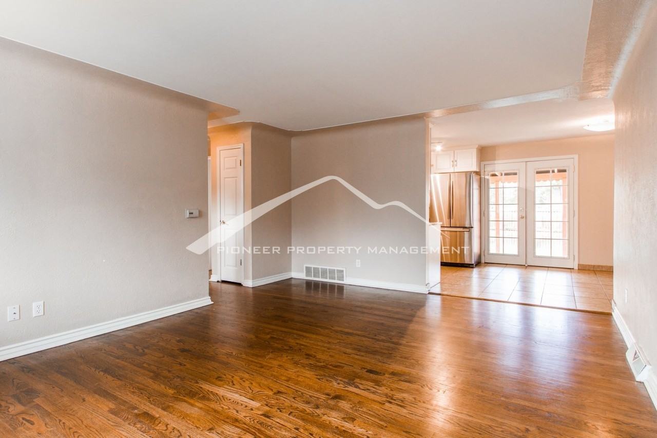 3625 Wolff St - Photo 4 of 16