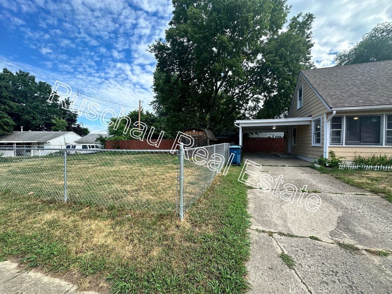 2501 Lehigh Pl - Photo 2 of 14
