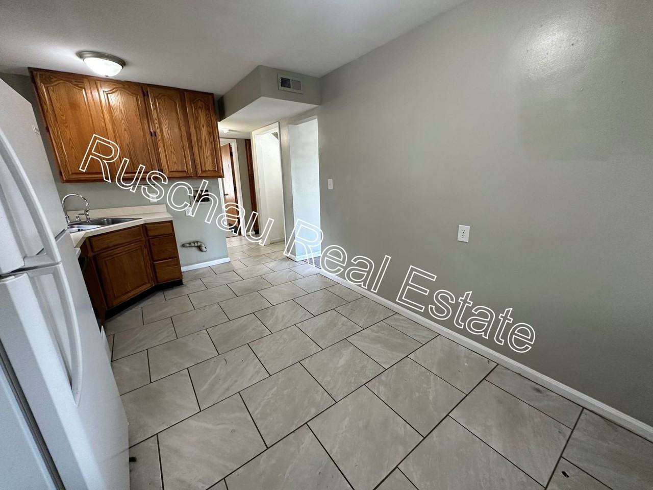2501 Lehigh Pl - Photo 3 of 14