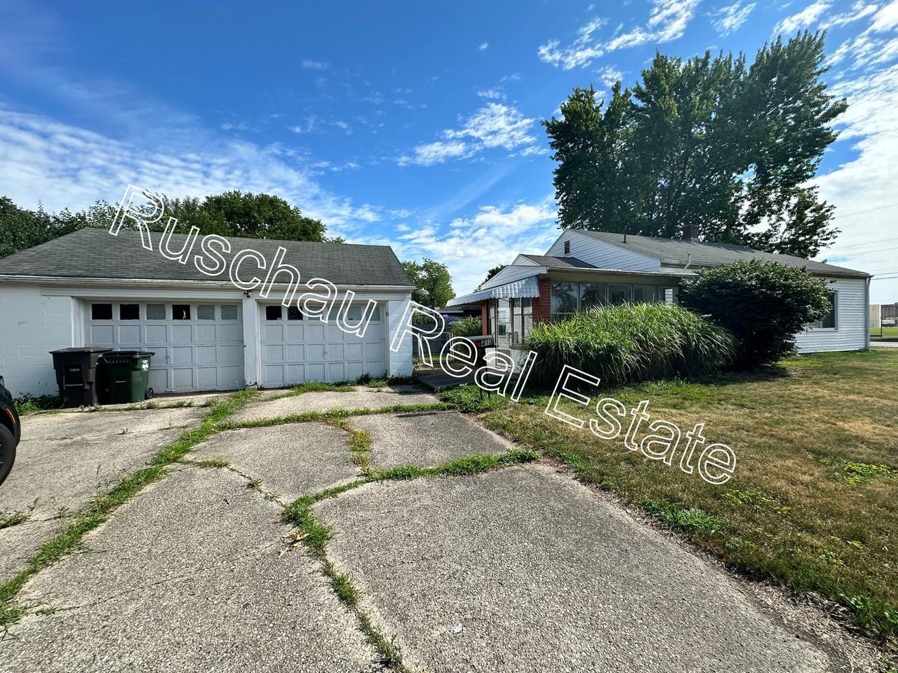 413 S Alex Rd - Photo 2 of 19