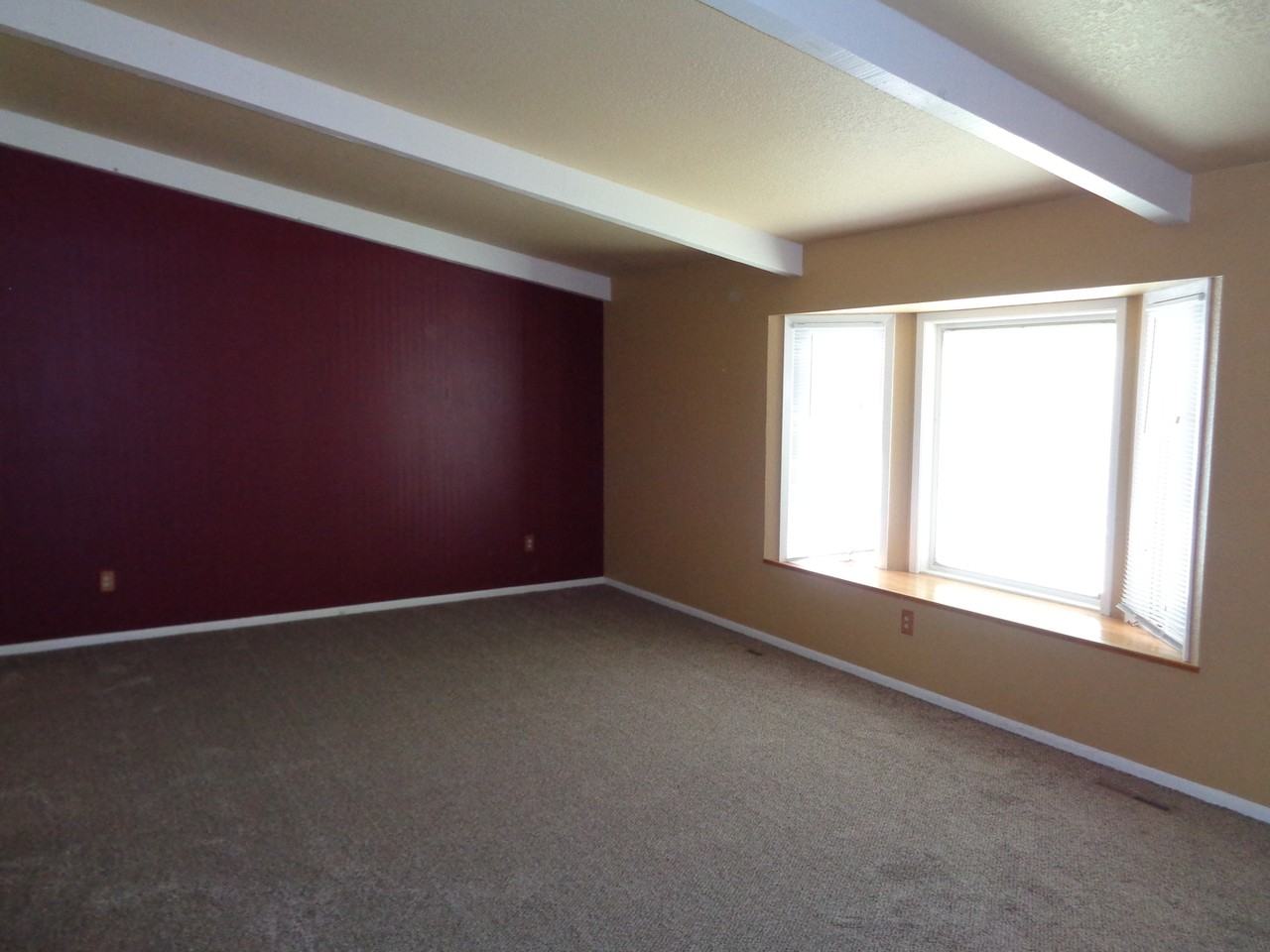 681 Garnet Ave - Photo 4 of 20