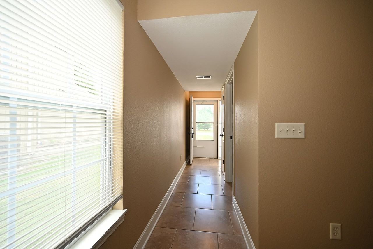 13659 Oak Valley Dr - Photo 2 of 20