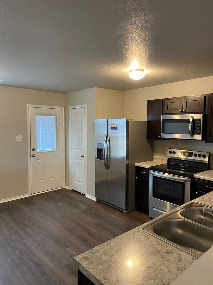 3829 Travers Ln - Photo 6 of 19