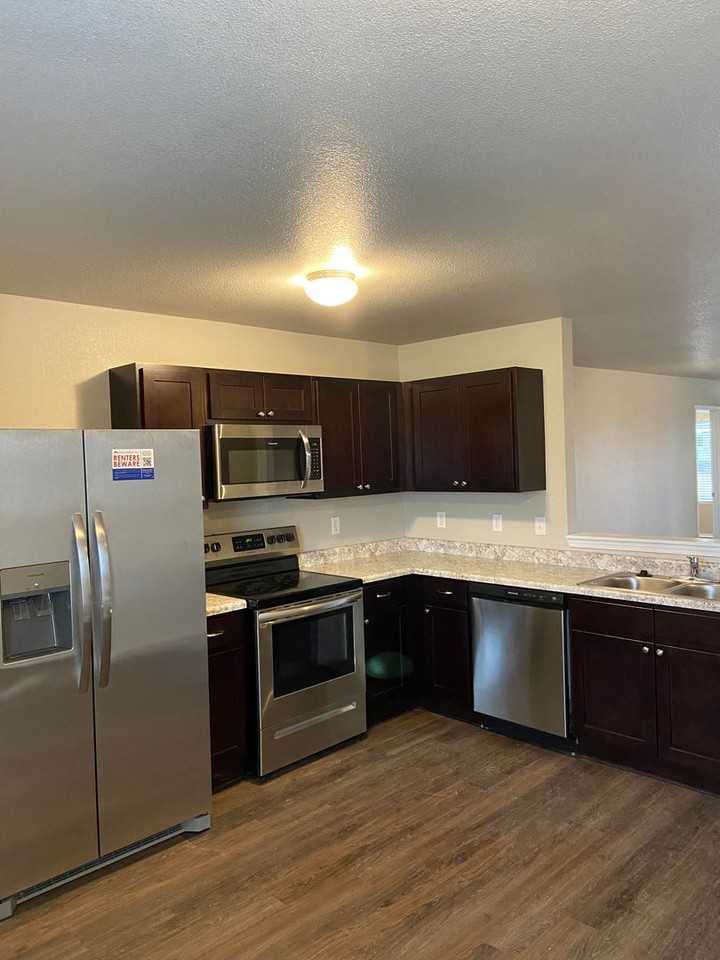 3829 Travers Ln - Photo 7 of 19