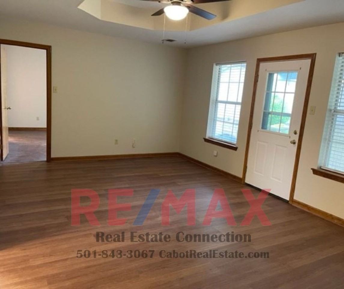 205 N Polk St - Photo 3 of 16