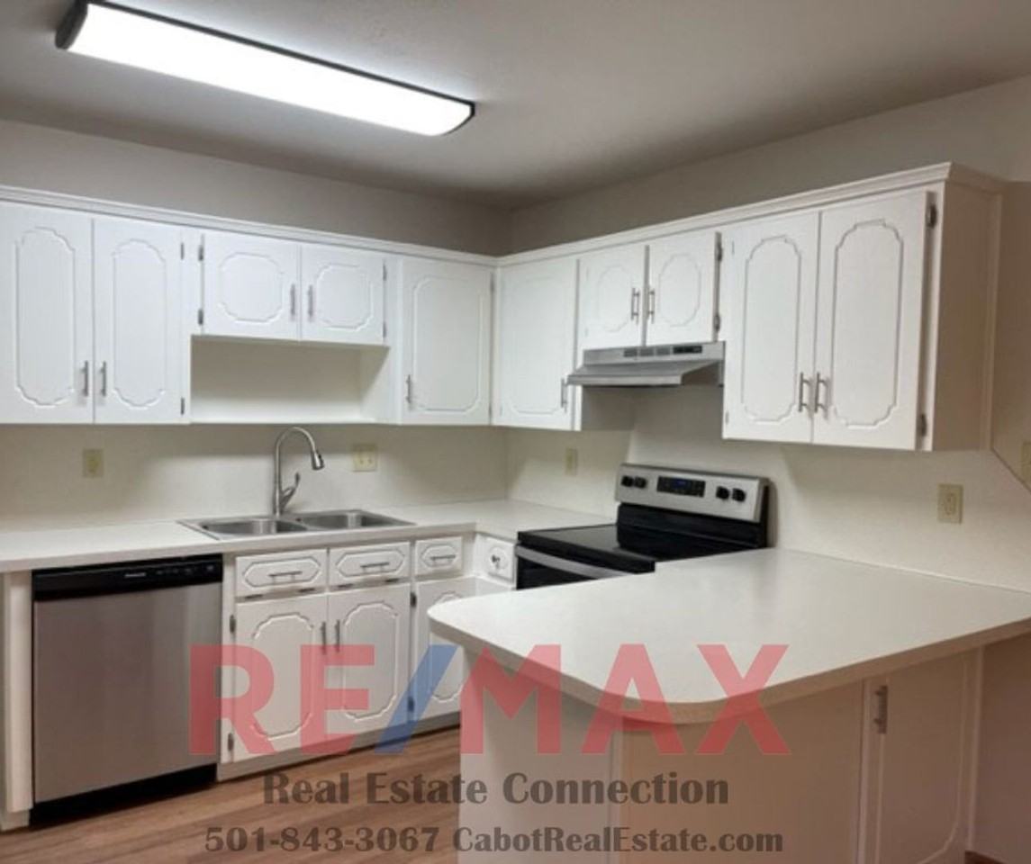 205 N Polk St - Photo 5 of 16