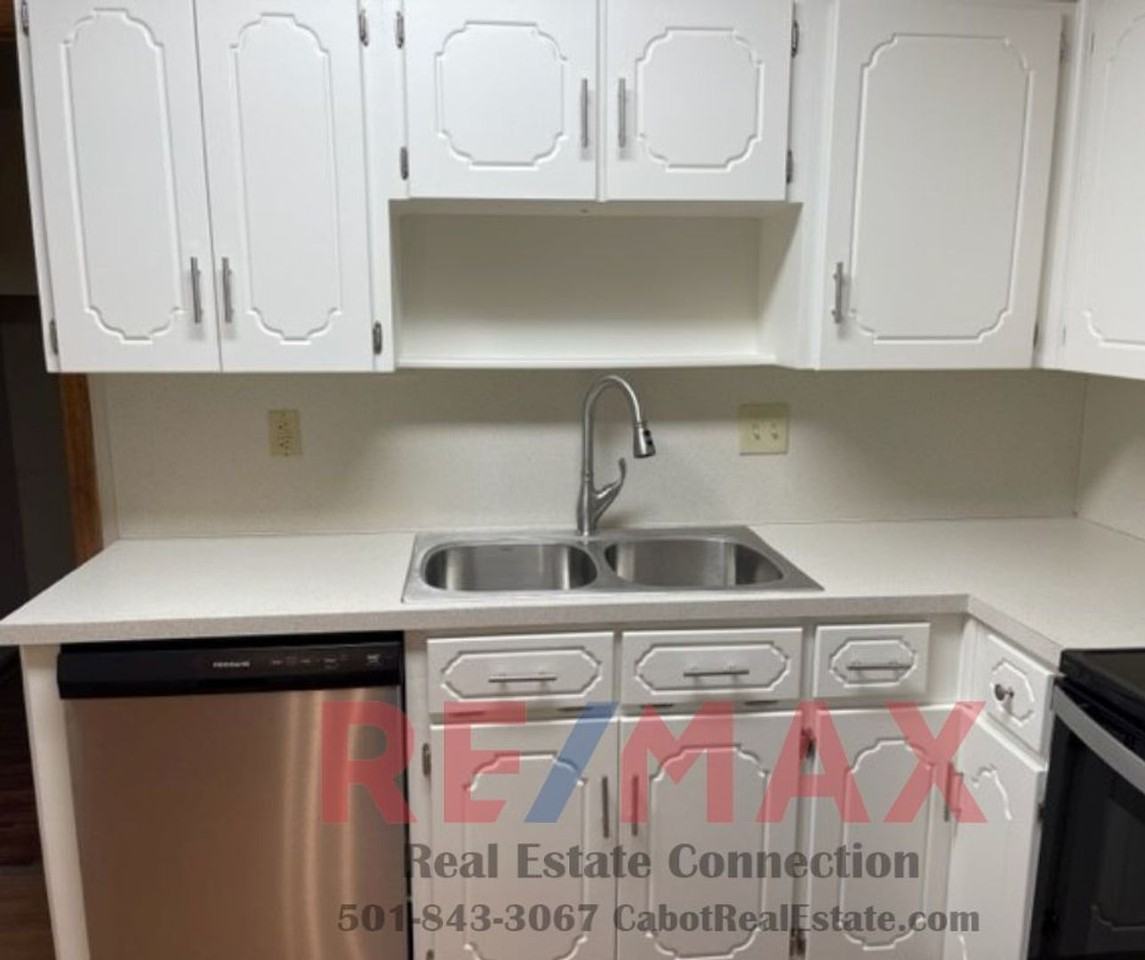 205 N Polk St - Photo 7 of 16