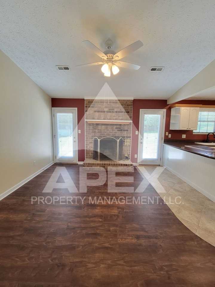 812 Spinnaker Rd - Photo 6 of 25