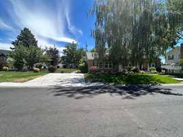 featured image of 1732 Hunt Ave