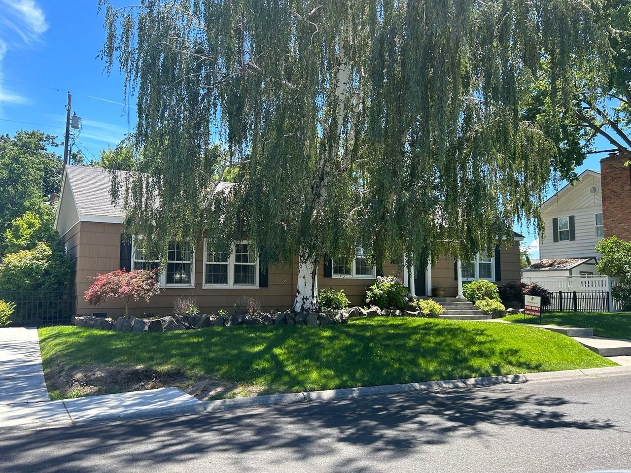 1732 Hunt Ave - Photo 2 of 27