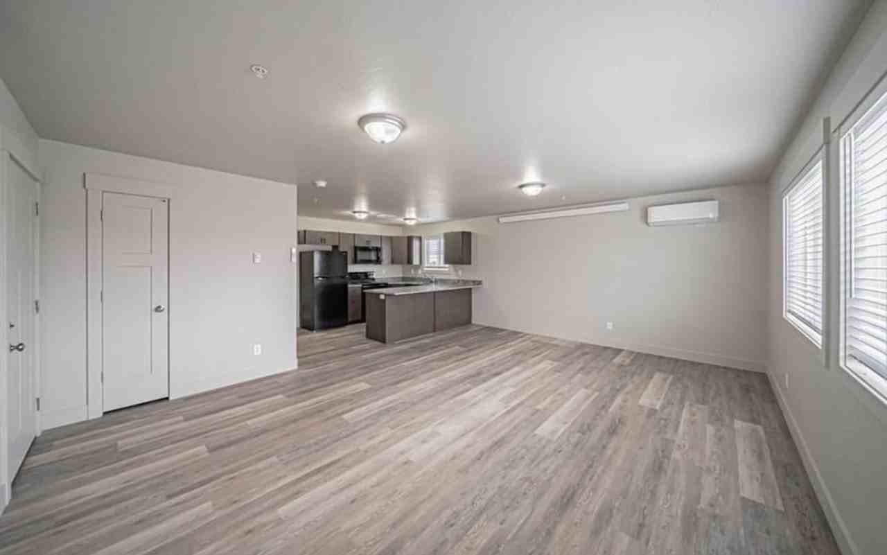 A6175DA - Photo 2 of 5