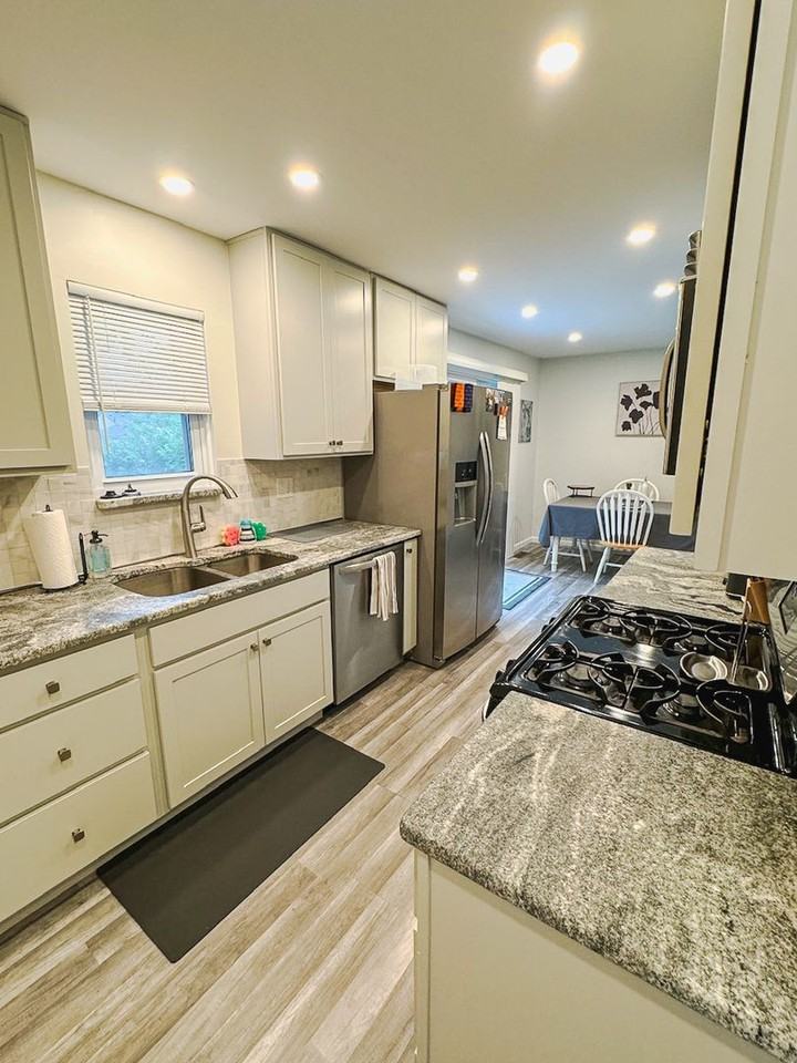 27714 Hampden St - Photo 2 of 46