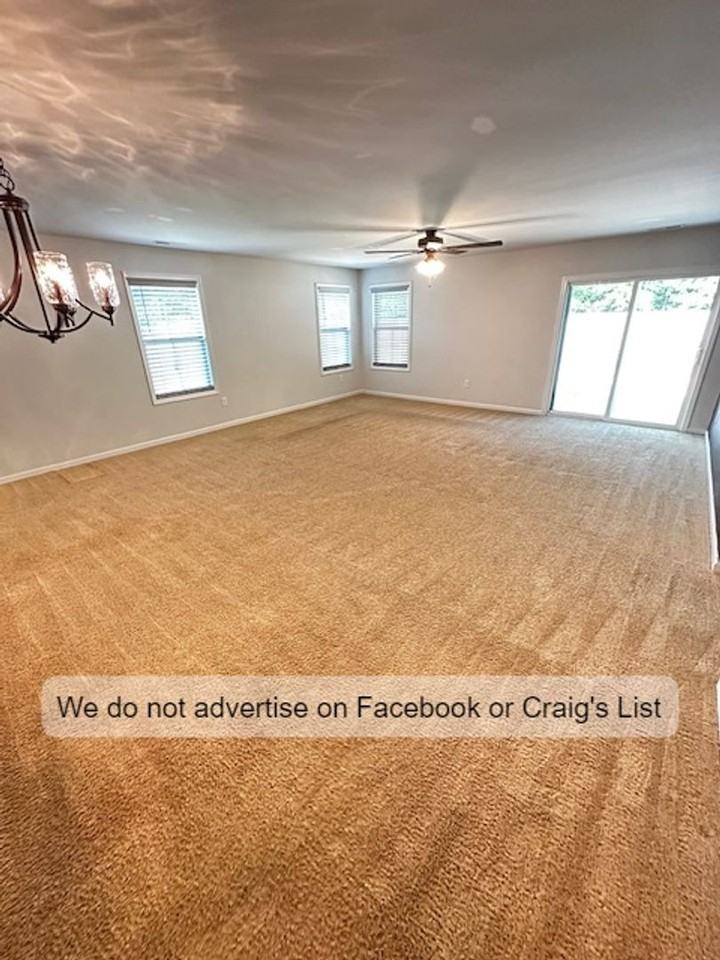 225 Windwood Dr - Photo 3 of 13