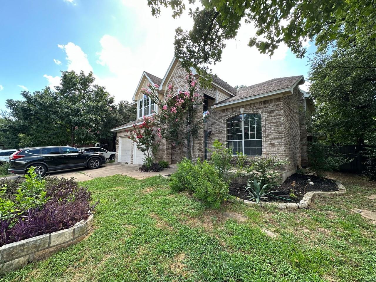 10902 Grassmere Ct - Photo 2 of 26